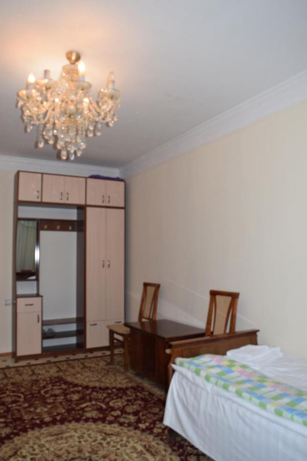 Hostel Sebzor Ташкент Екстер'єр фото